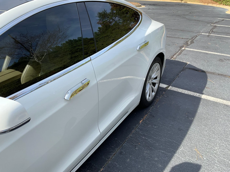 2016 Tesla Model S - Image 17 of 31