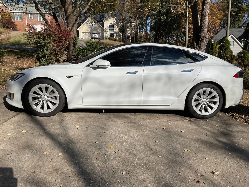 2016 Tesla Model S - Image 10 of 31