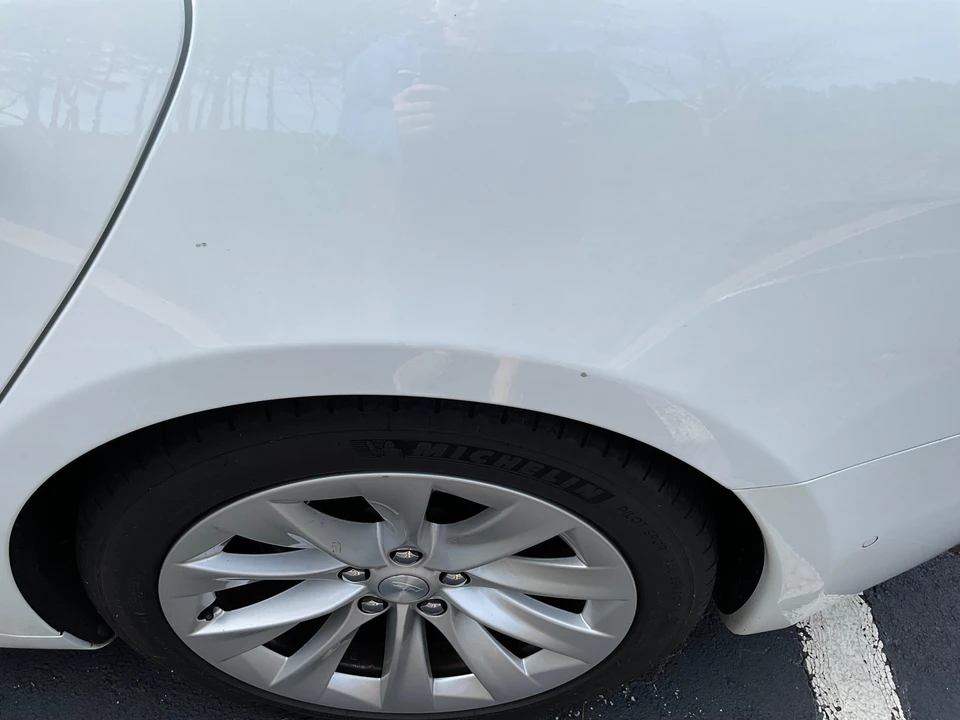 2016 Tesla Model S - Image 27 of 31