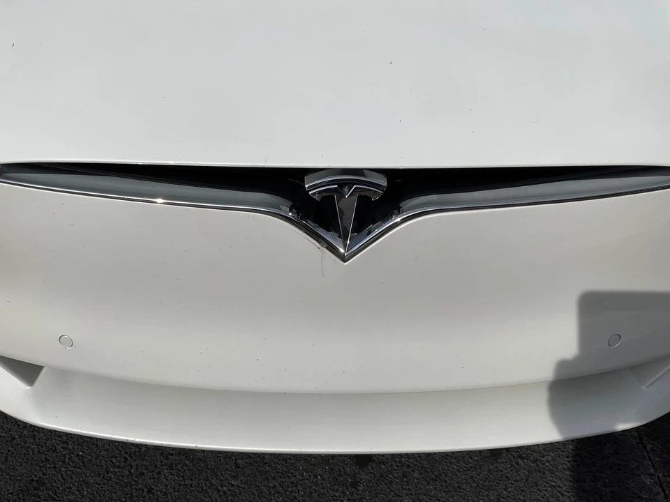 2016 Tesla Model S - Image 26 of 31
