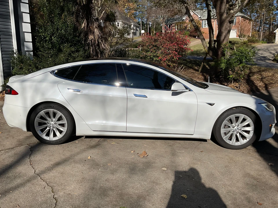 2016 Tesla Model S - Image 13 of 31