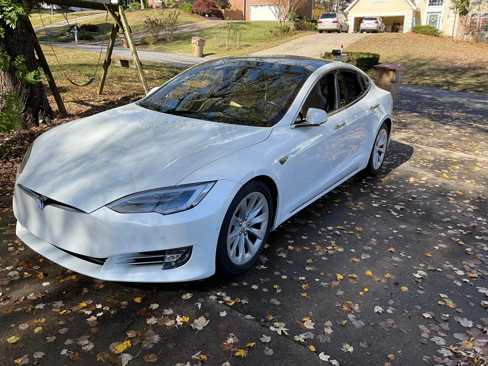2016 Tesla Model S - Image 8 of 31