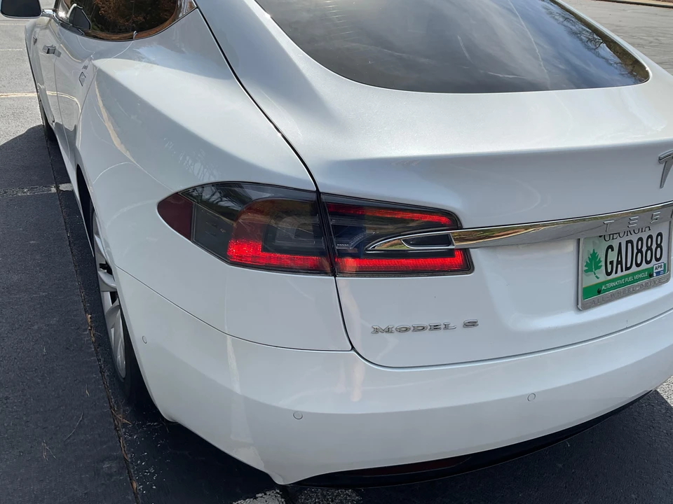 2016 Tesla Model S - Image 20 of 31
