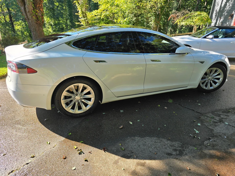 2016 Tesla Model S - Image 12 of 31