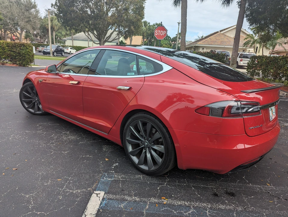 2016 Tesla Model S - Image 12 of 31