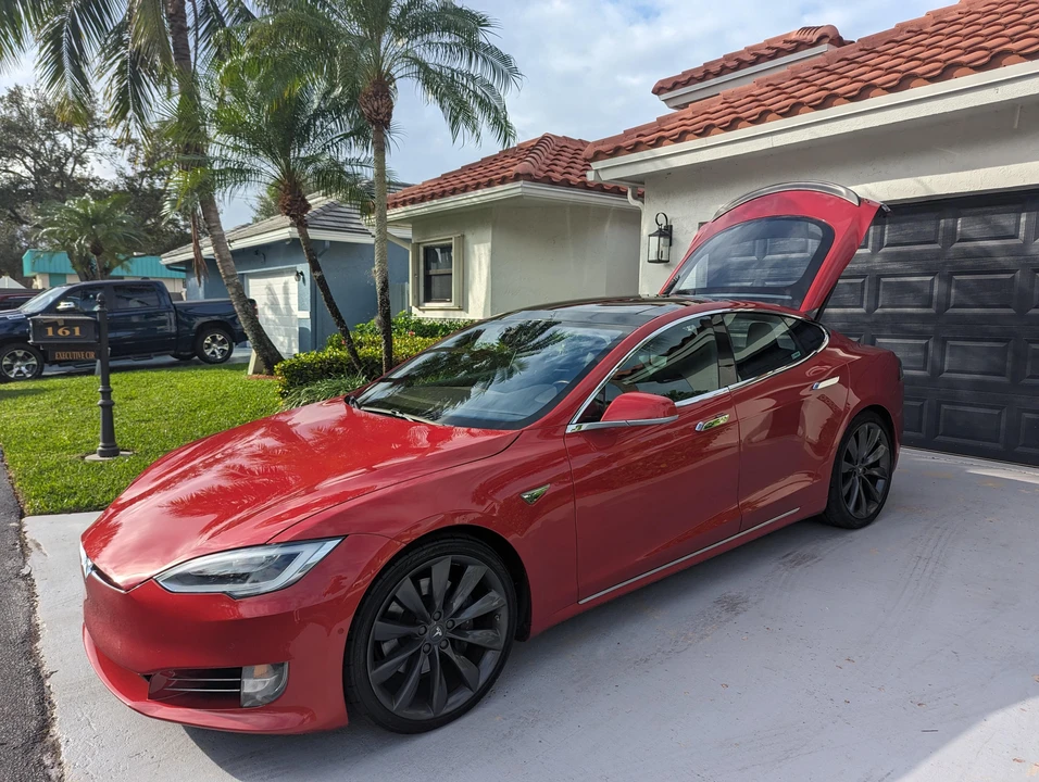 2016 Tesla Model S - Image 10 of 31