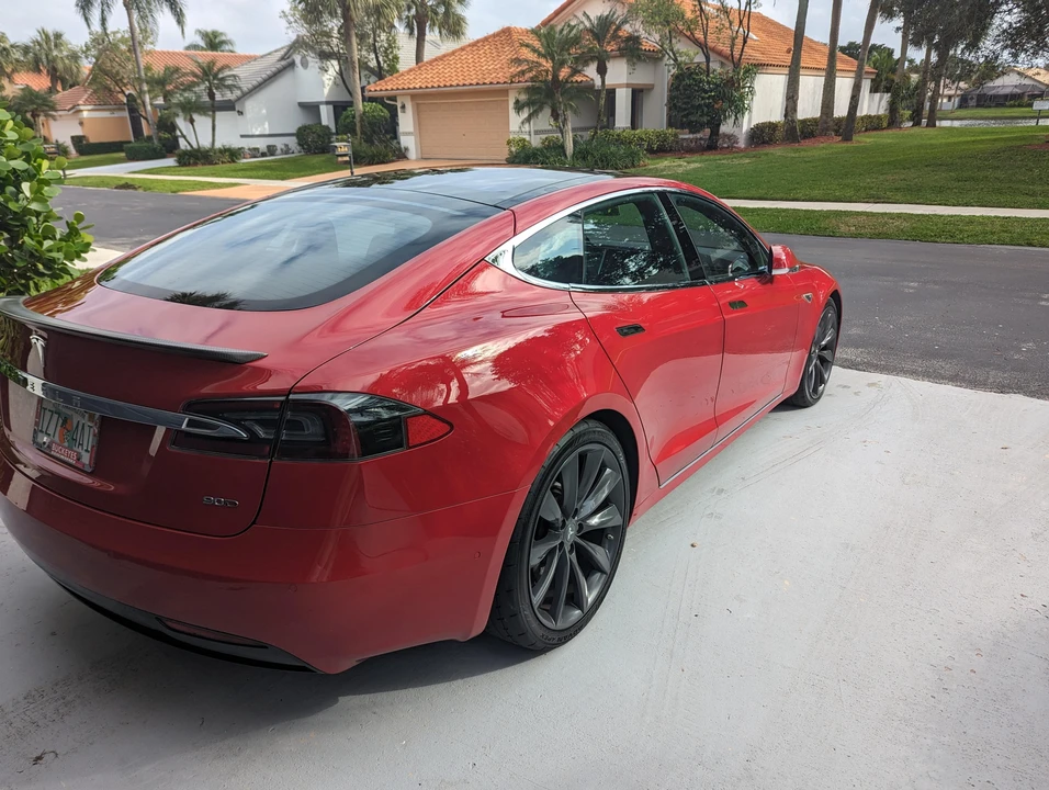 2016 Tesla Model S - Image 16 of 31
