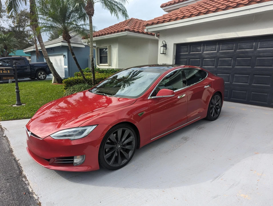 2016 Tesla Model S - Image 8 of 31