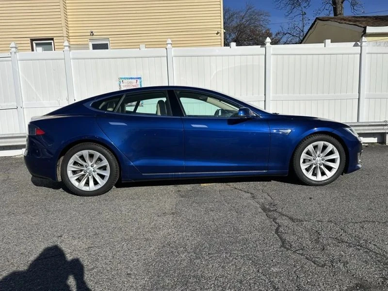 2016 Tesla Model S - Image 8 of 12