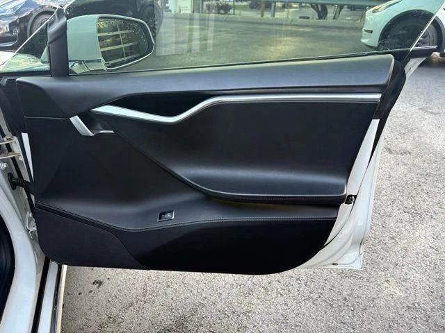 2016 Tesla Model S - Image 10 of 17