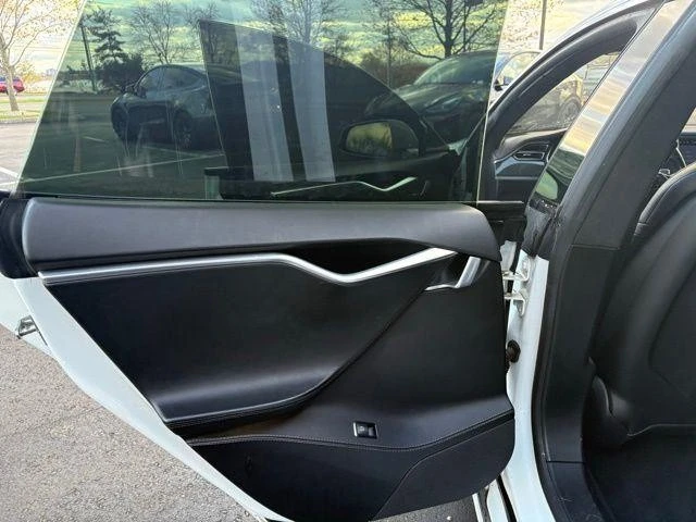 2016 Tesla Model S - Image 12 of 17
