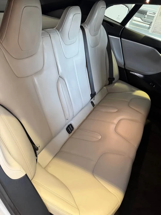 2016 Tesla Model S - Image 14 of 18