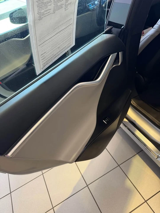 2016 Tesla Model S - Image 12 of 18