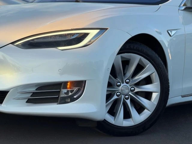 2016 Tesla Model S - Image 2 of 12