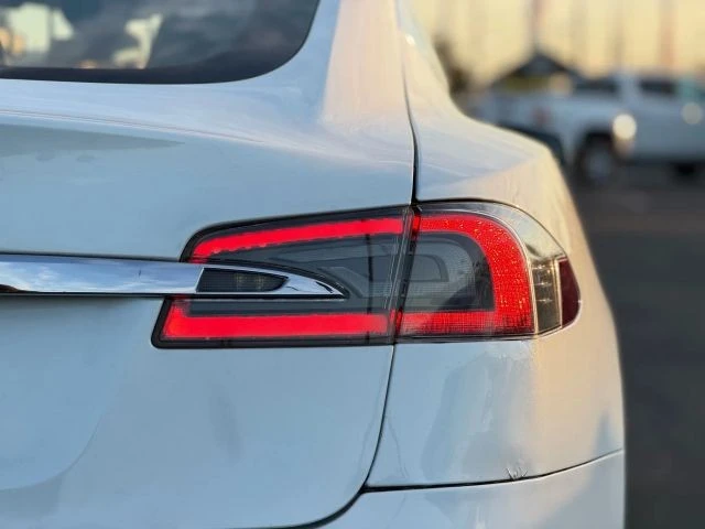 2016 Tesla Model S - Image 8 of 12