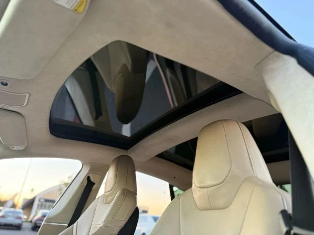 2016 Tesla Model S - Image 18 of 21
