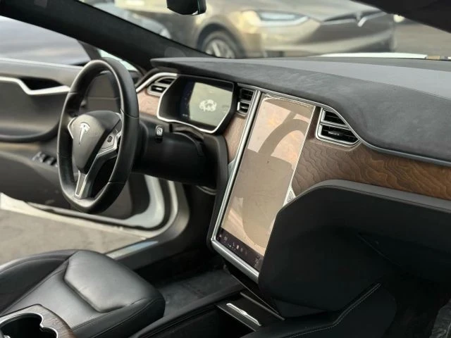 2016 Tesla Model S - Image 15 of 21