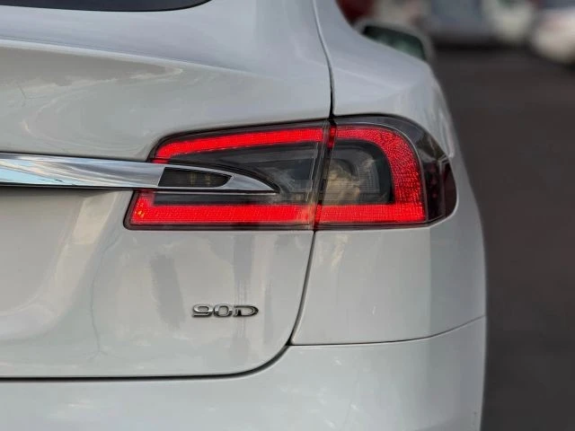 2016 Tesla Model S - Image 9 of 21