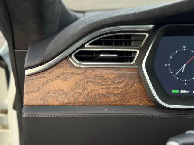 2016 Tesla Model S - Image 19 of 21