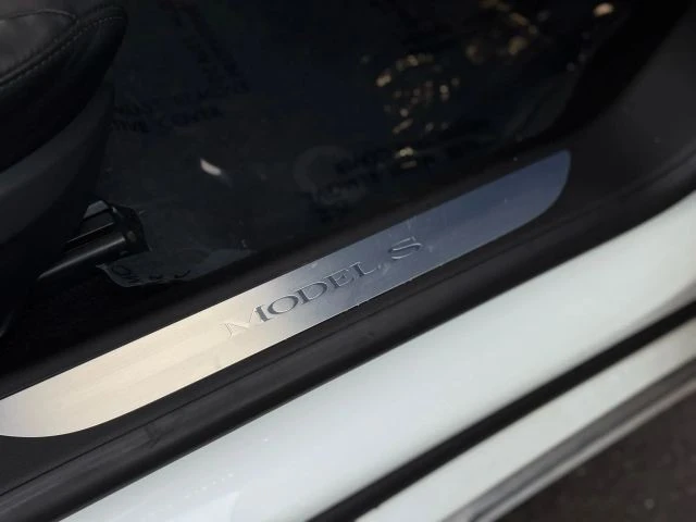 2016 Tesla Model S - Image 14 of 21