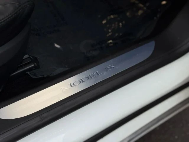 2016 Tesla Model S - Image 14 of 21