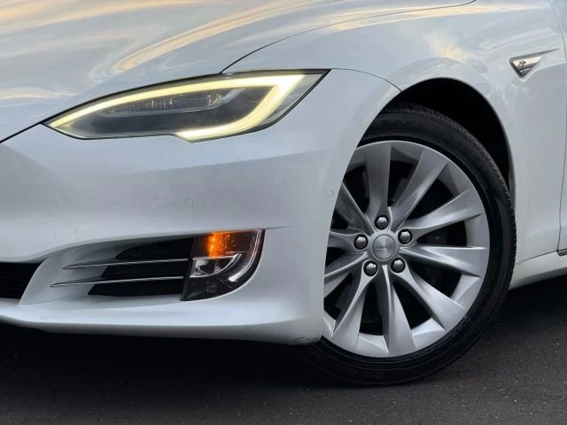 2016 Tesla Model S - Image 2 of 21