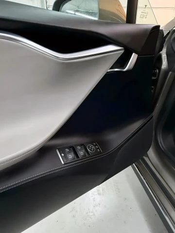 2016 Tesla Model S - Image 18 of 21