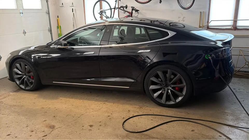 2016 Tesla Model S - Image 5 of 8