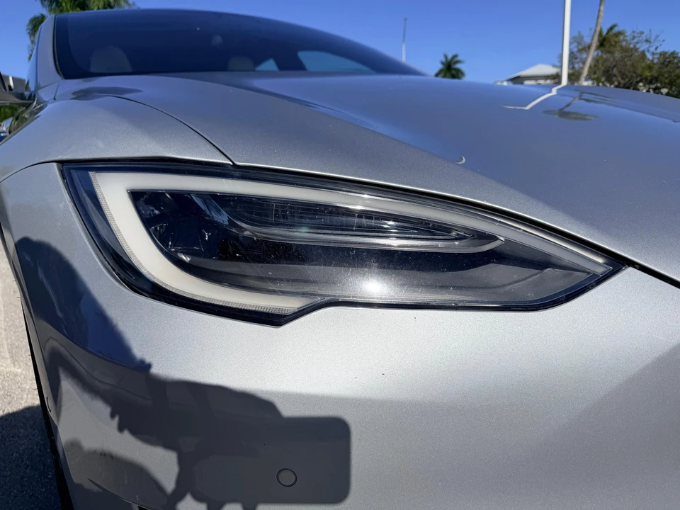 2016 Tesla Model S - Image 19 of 31