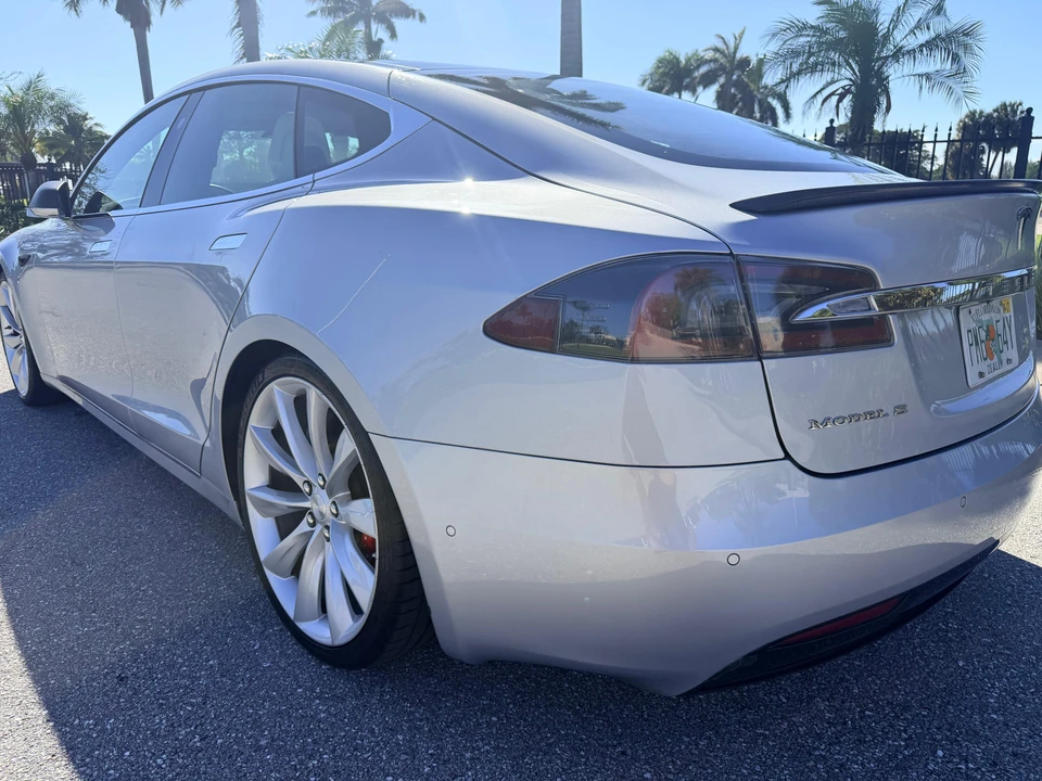 2016 Tesla Model S - Image 31 of 31