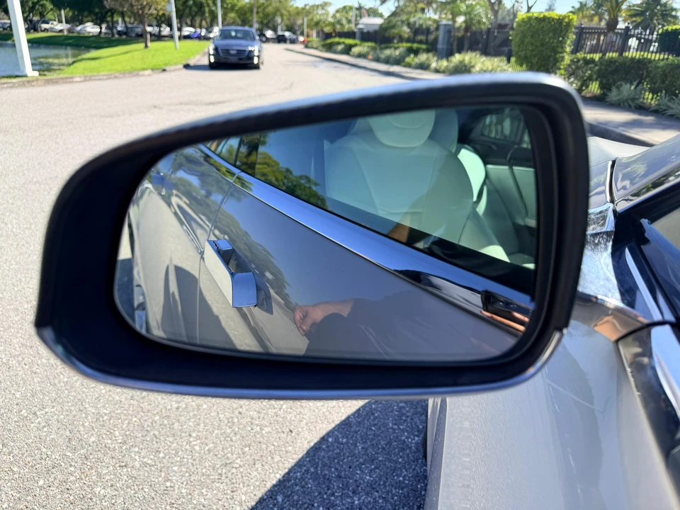 2016 Tesla Model S - Image 27 of 31