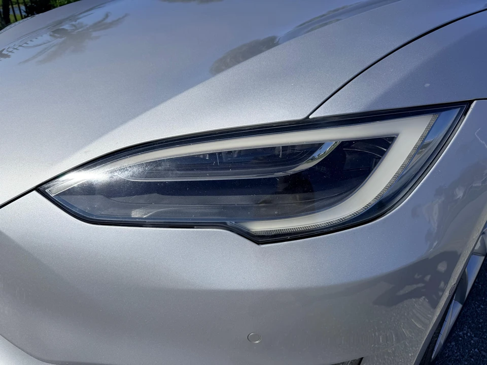 2016 Tesla Model S - Image 21 of 31