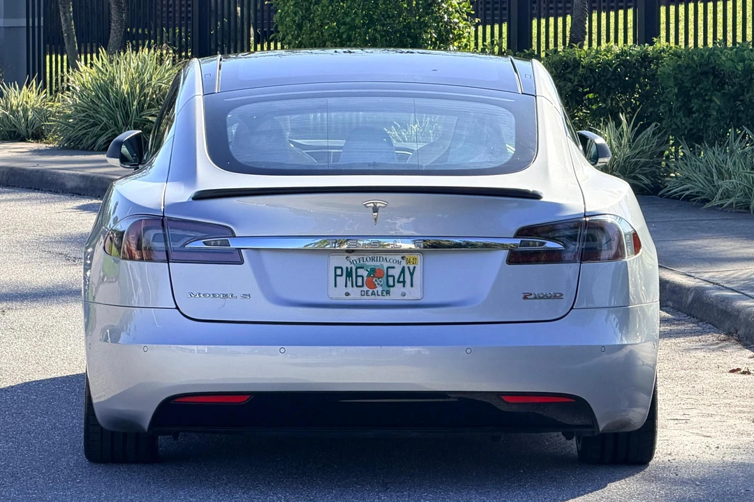 2016 Tesla Model S - Image 5 of 31