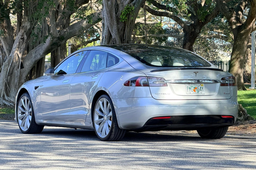 2016 Tesla Model S - Image 4 of 31