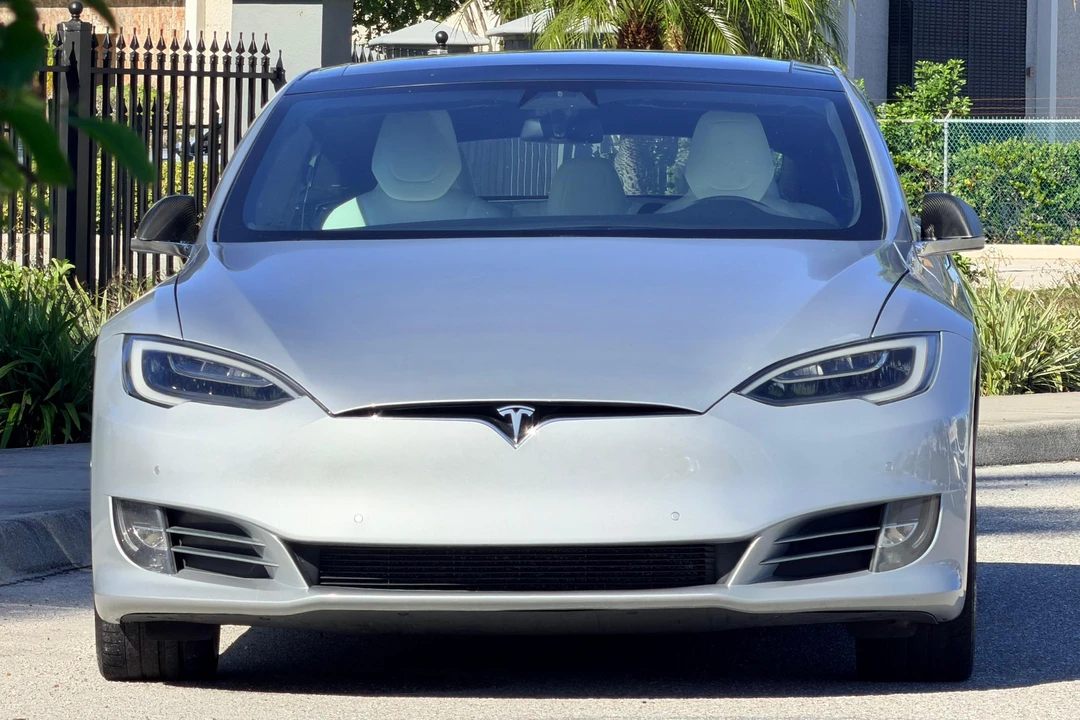 2016 Tesla Model S - Image 2 of 31