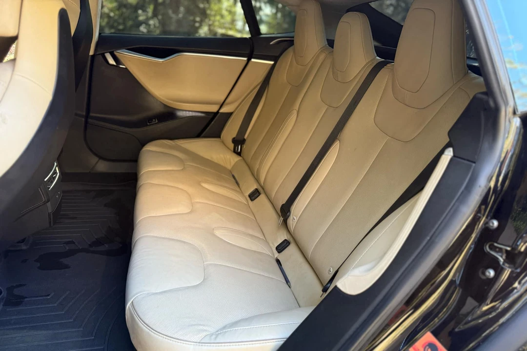 2016 Tesla Model S - Image 25 of 31