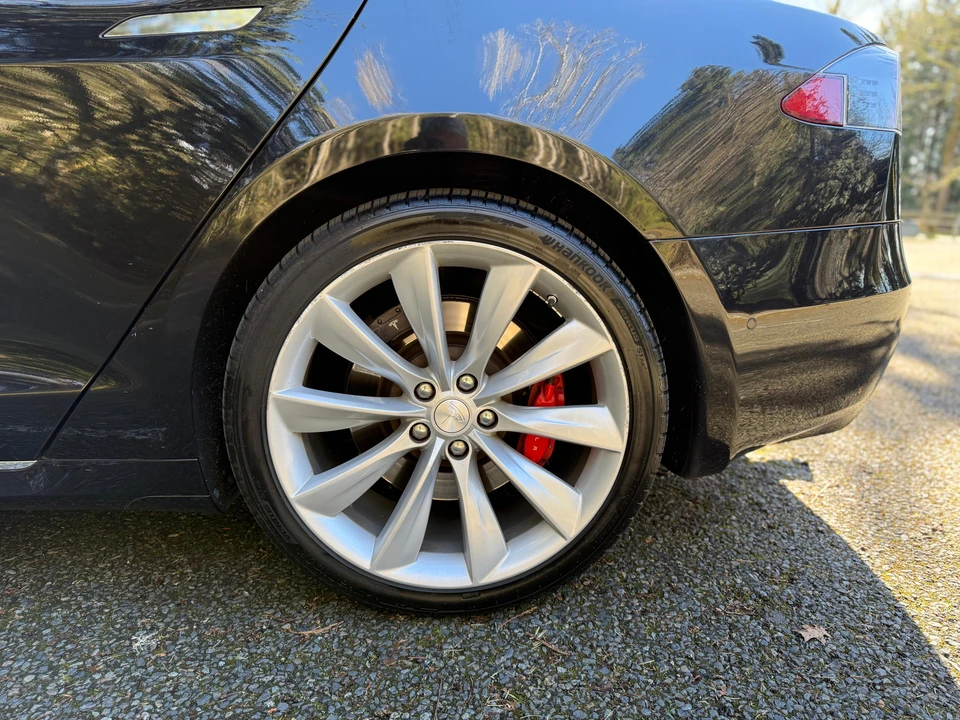 2016 Tesla Model S - Image 19 of 31