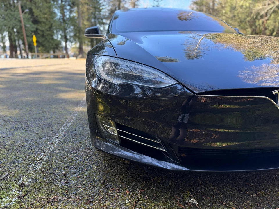 2016 Tesla Model S - Image 11 of 31