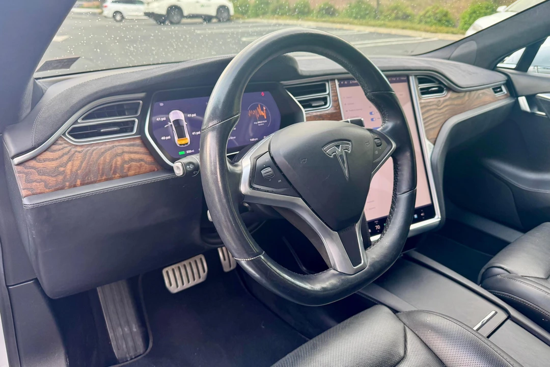 2016 Tesla Model S - Image 30 of 31