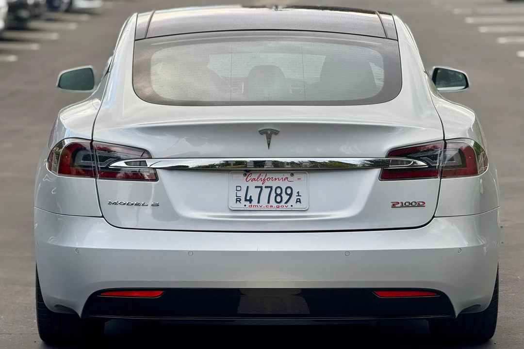 2016 Tesla Model S - Image 5 of 31