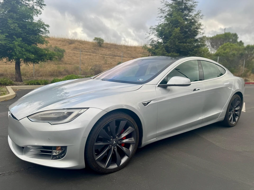 2016 Tesla Model S - Image 9 of 31