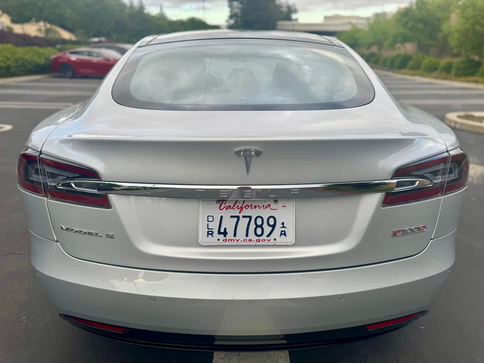 2016 Tesla Model S - Image 15 of 31