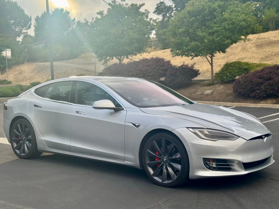 2016 Tesla Model S - Image 20 of 31