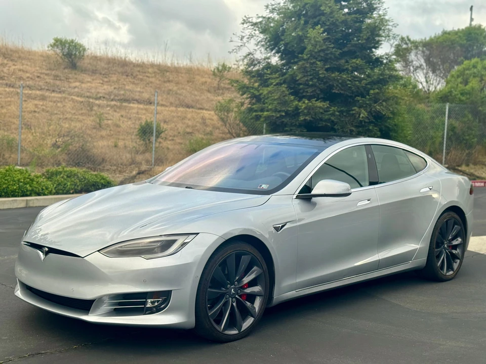 2016 Tesla Model S - Image 10 of 31