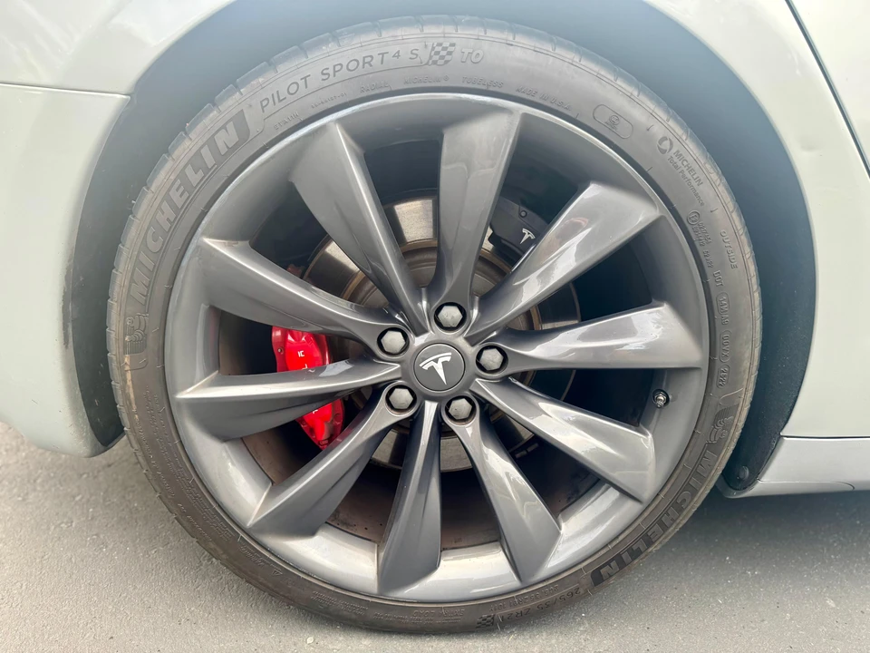 2016 Tesla Model S - Image 27 of 31