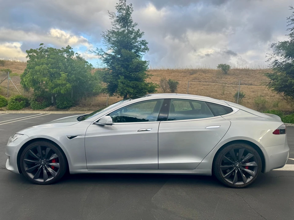 2016 Tesla Model S - Image 11 of 31
