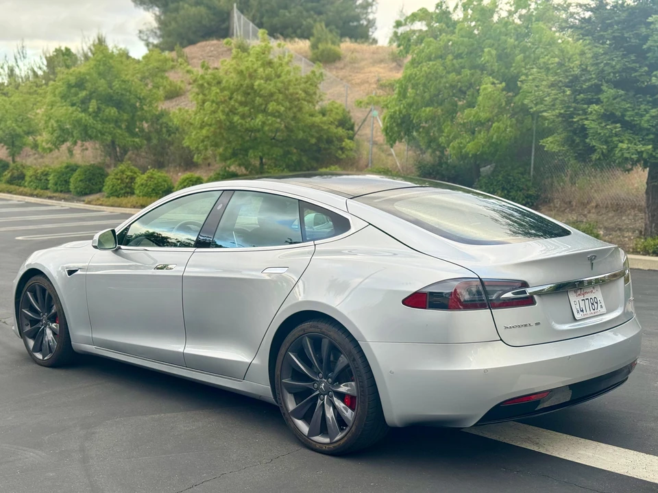2016 Tesla Model S - Image 12 of 31