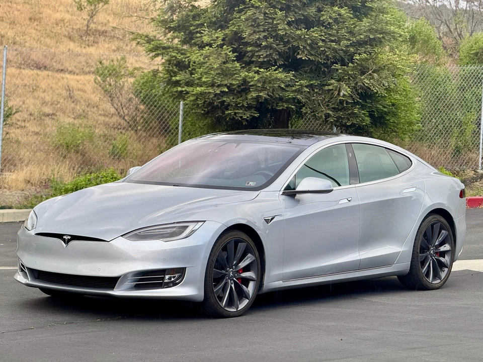 2016 Tesla Model S - Image 8 of 31