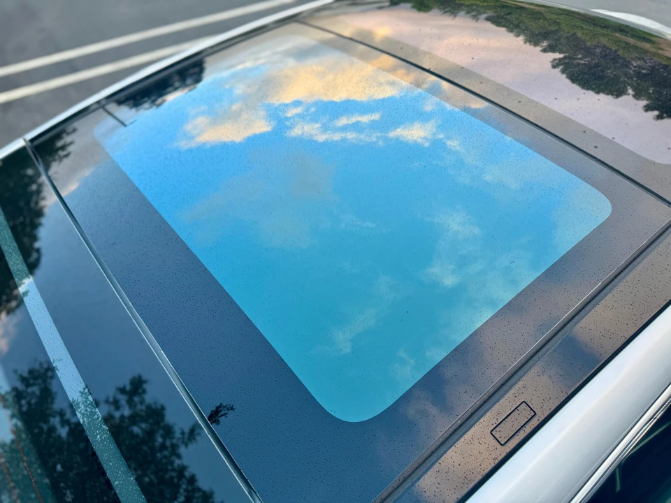 2016 Tesla Model S - Image 23 of 31