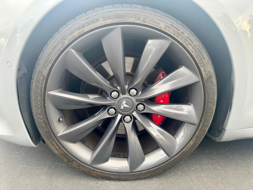 2016 Tesla Model S - Image 25 of 31